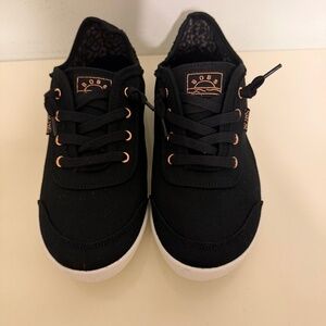 NWT BOBS black sneakers, size 7